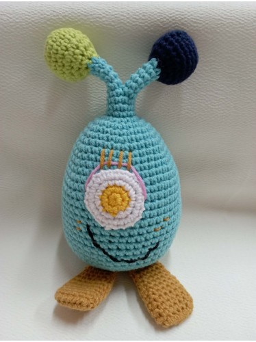 CROCHETED ALIEN AMIGURUMI