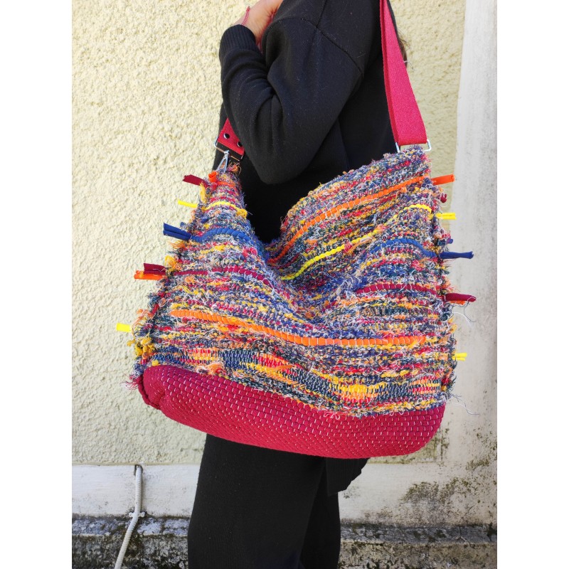 ΥΦΑΝΤΗ ΤΣΑΝΤΑ ΣΕ ΜΠΟΡΝΤΩ ΚΑΙ ΠΟΛΥΧΡΩΜΙΑ