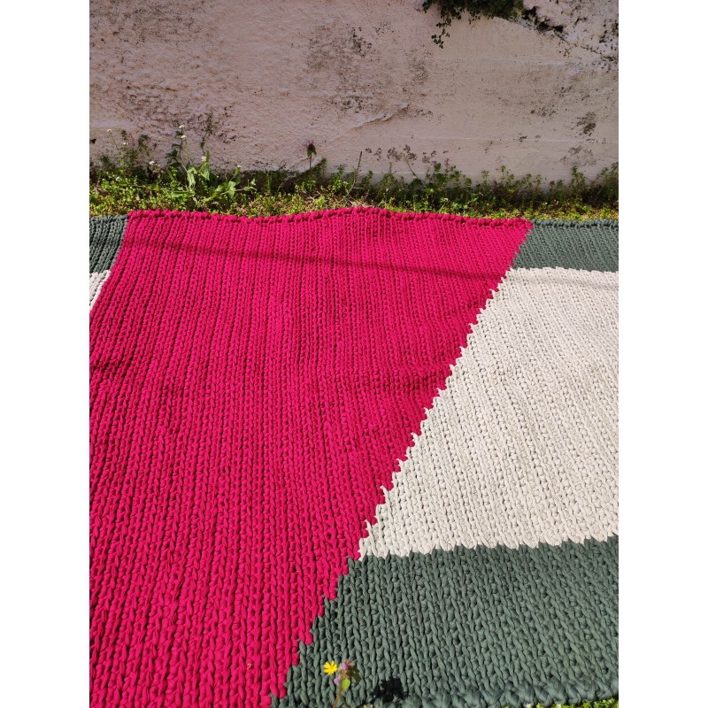 ΟΡΘΟΓΩΝΙΟ ΧΑΚΙ ΜΠΕΖ ΧΑΛΙ ΜΕ ΓΕΩΜΕΤΡΙΚΟ ΣΧΕΔΙΟ ΜΠΟΡΝΤΩ