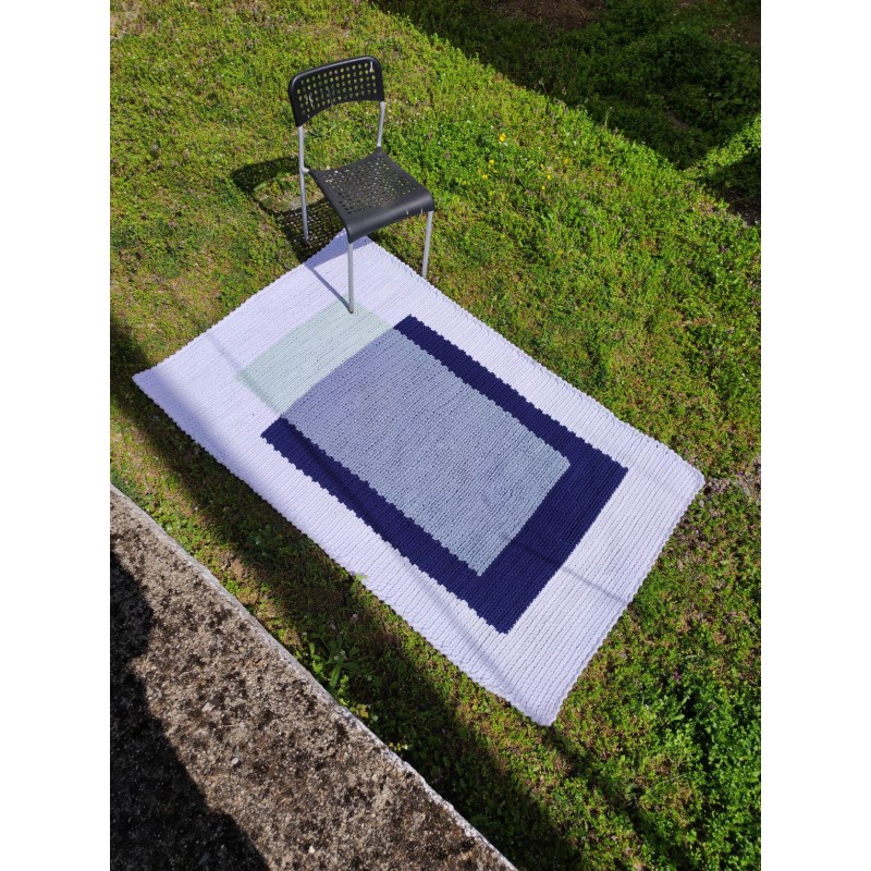 ΟΡΘΟΓΩΝΙΟ ΑΣΠΡΟ ΧΑΛΙ ΜΕ ΣΧΕΔΙΑ ΣΕ ΜΠΛΕ