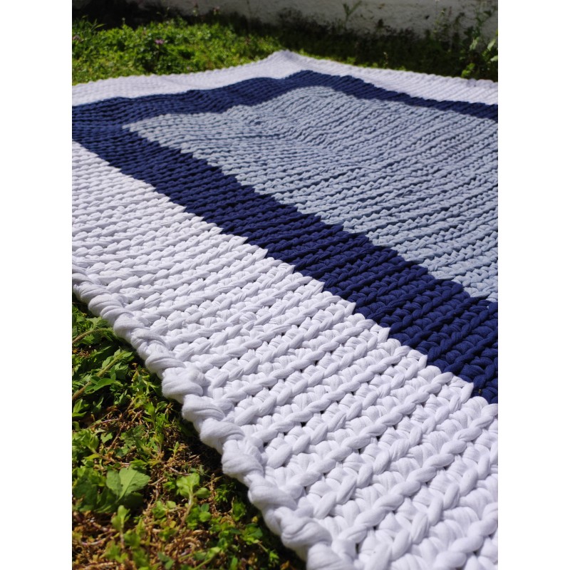 ΟΡΘΟΓΩΝΙΟ ΑΣΠΡΟ ΧΑΛΙ ΜΕ ΣΧΕΔΙΑ ΣΕ ΜΠΛΕ