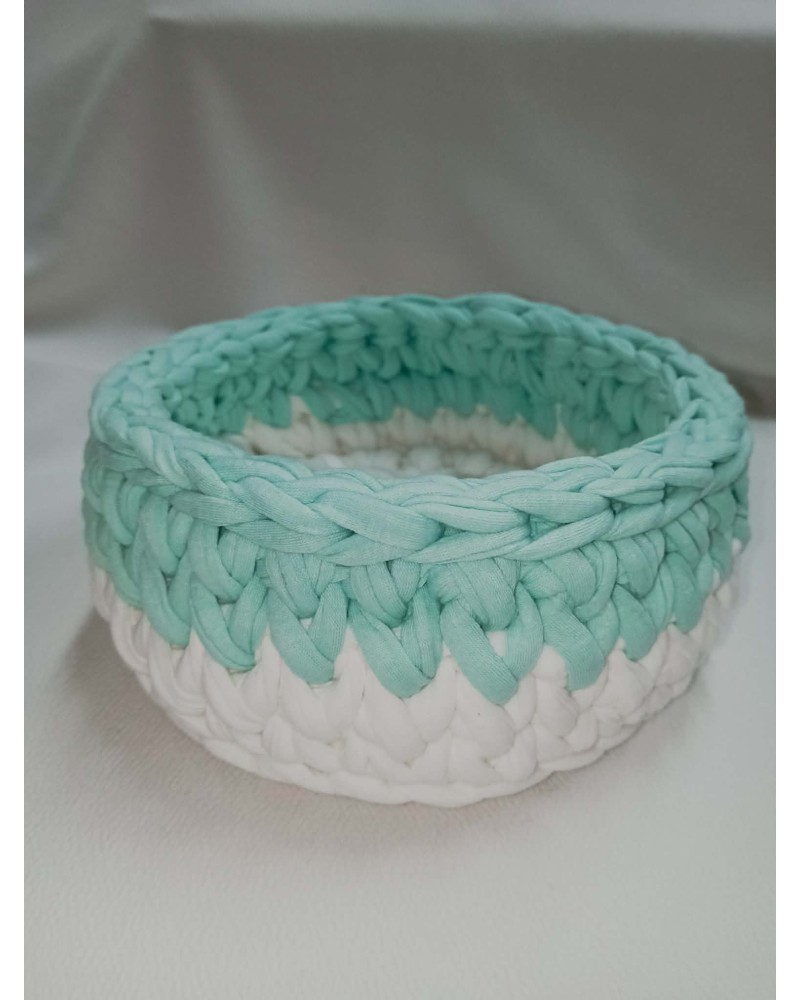TWO-TONE KNITTED BASKET WITH HOOK