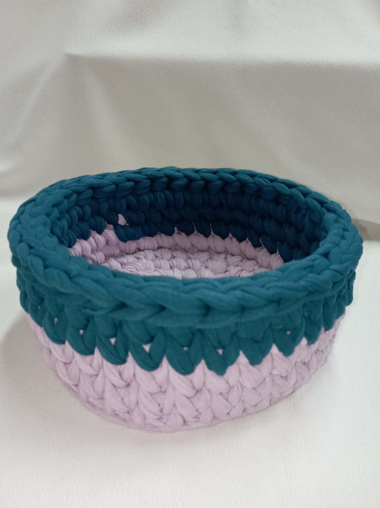 TWO-TONE KNITTED BASKET WITH HOOK /CHOICE OF COLORS AFTER CONTACT