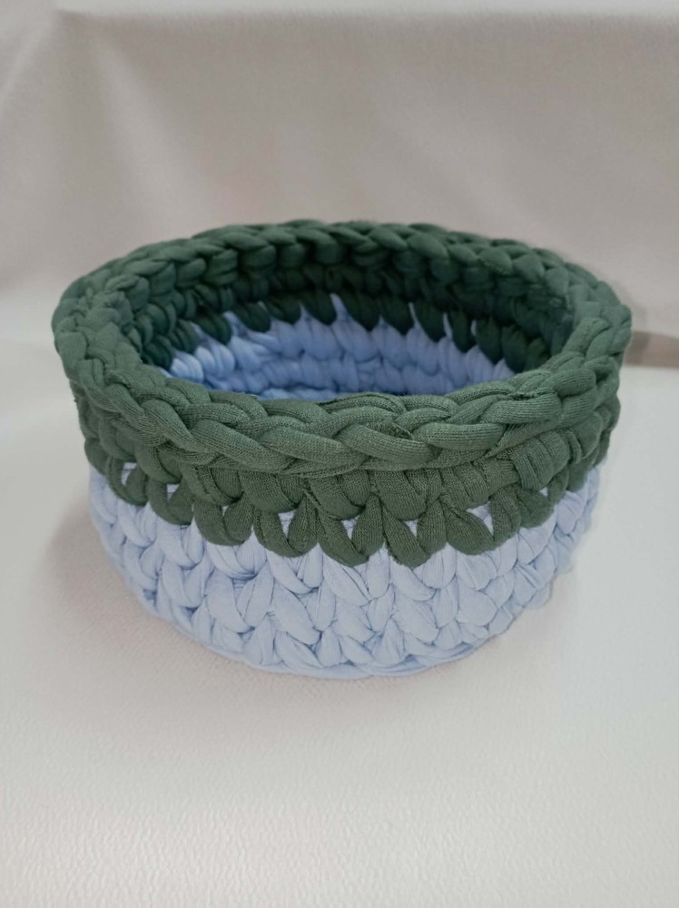 TWO-TONE KNITTED BASKET WITH HOOK /CHOICE OF COLORS AFTER CONTACT
