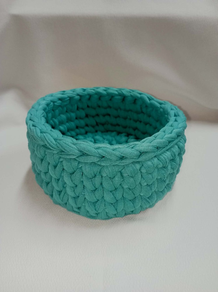 MONOCHROME KNITTED BASKET/CHOICE OF COLOR AFTER CONTACT