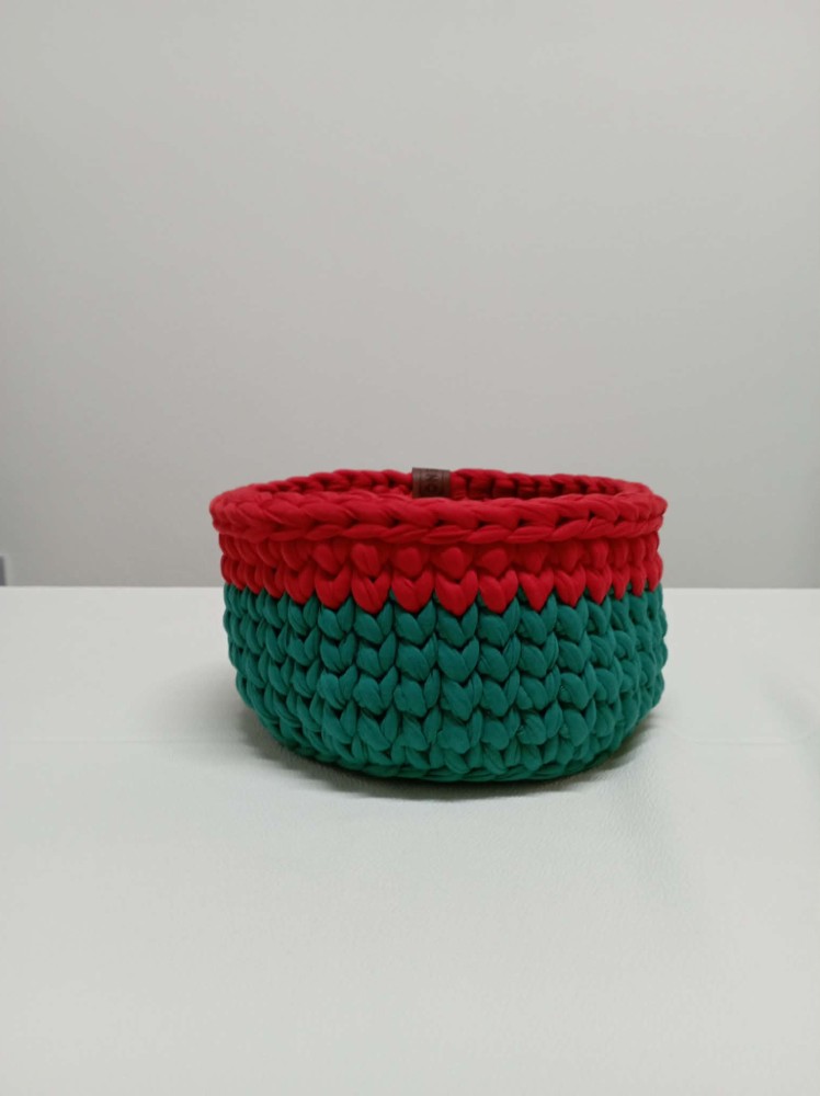 TWO-TONE KNITTED BASKET WITH HOOK /CHOICE OF COLORS AFTER CONTACT